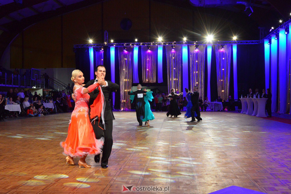 Turniej tańca O złotą podwiązkę [06.11.2021] - zdjęcie #130 - eOstroleka.pl