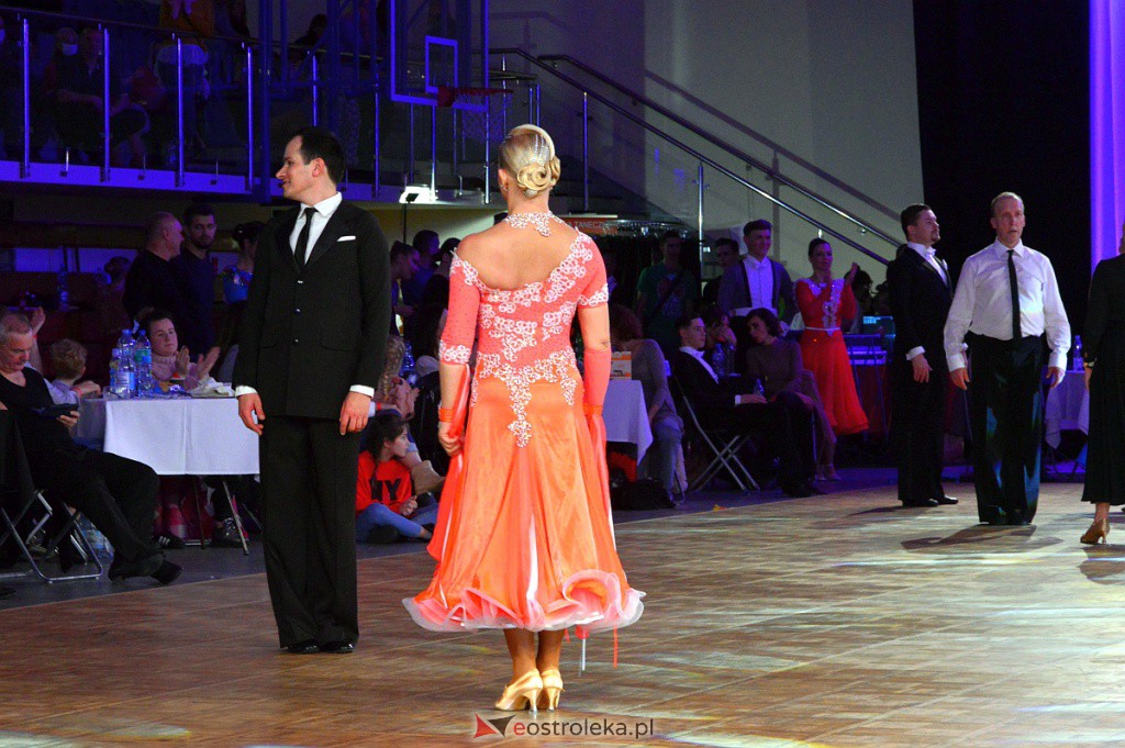 Turniej tańca O złotą podwiązkę [06.11.2021] - zdjęcie #132 - eOstroleka.pl