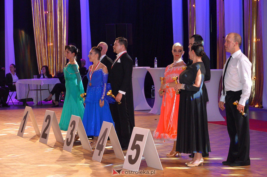 Turniej tańca O złotą podwiązkę [06.11.2021] - zdjęcie #148 - eOstroleka.pl