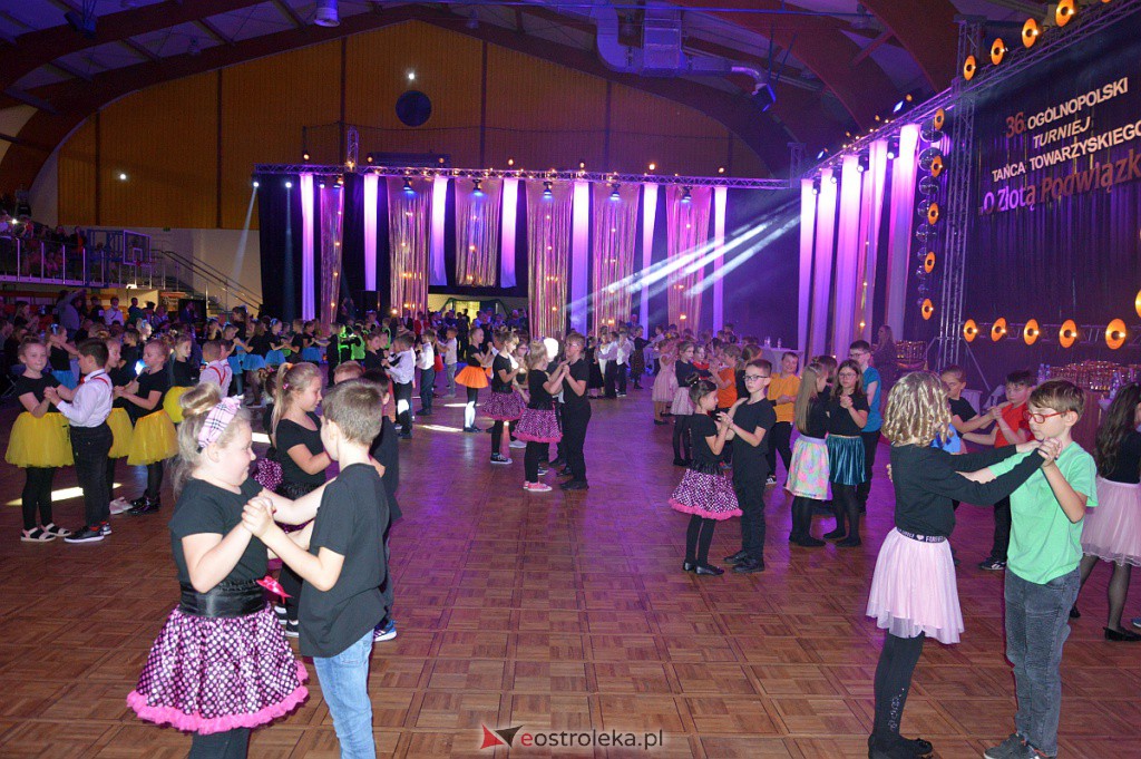 Turniej tańca O złotą podwiązkę [06.11.2021] - zdjęcie #93 - eOstroleka.pl