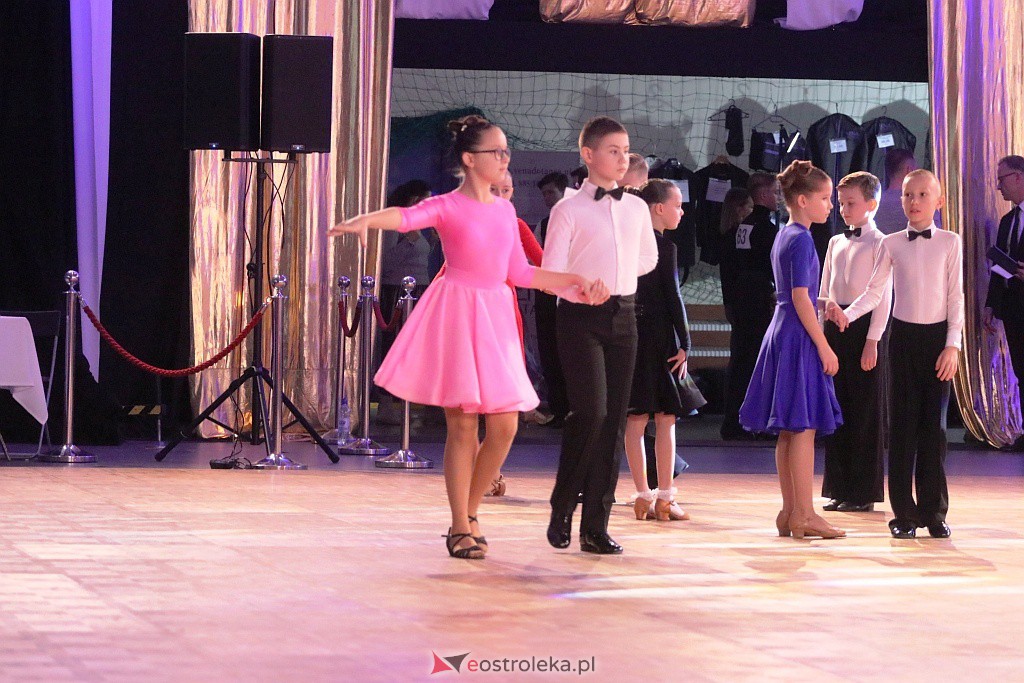 Turniej tańca O złotą podwiązkę [06.11.2021] - zdjęcie #49 - eOstroleka.pl