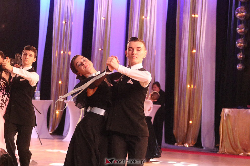 Turniej tańca O złotą podwiązkę [06.11.2021] - zdjęcie #70 - eOstroleka.pl