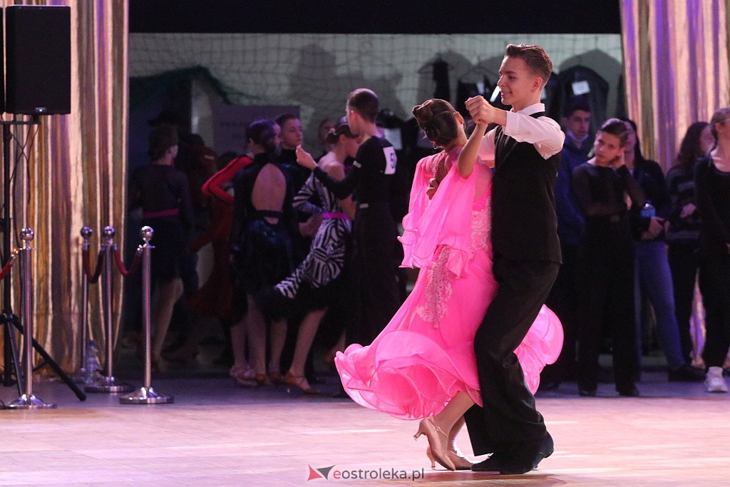 Turniej tańca O złotą podwiązkę [06.11.2021] - zdjęcie #79 - eOstroleka.pl