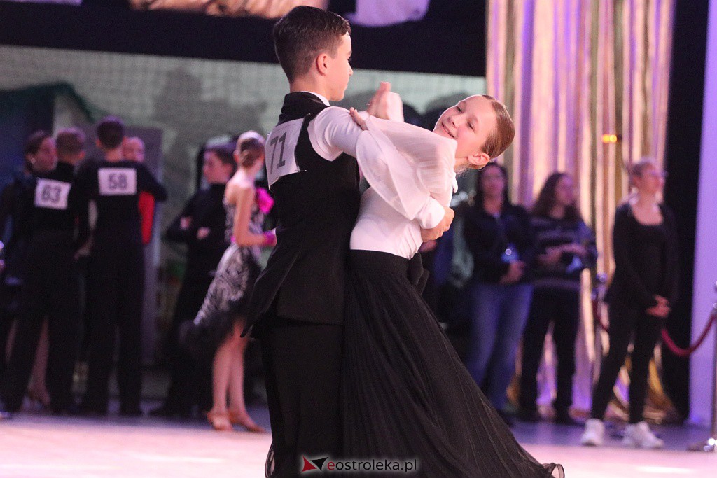 Turniej tańca O złotą podwiązkę [06.11.2021] - zdjęcie #81 - eOstroleka.pl