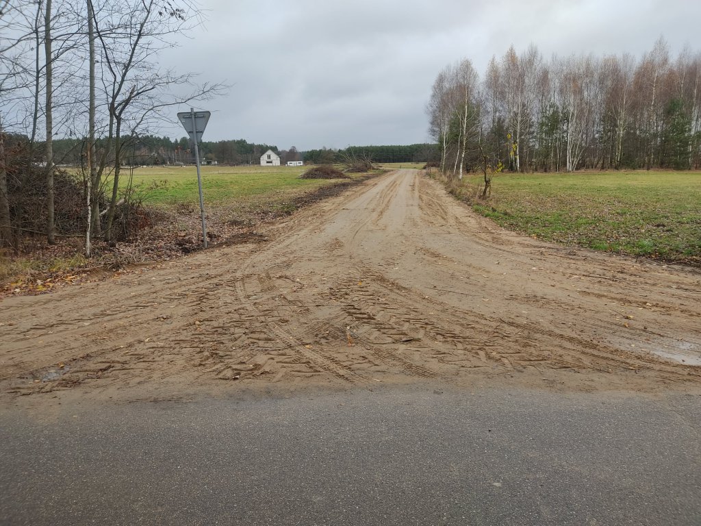 Droga żwirowa w Strzałkach po przebudowie - zdjęcie #1 - eOstroleka.pl