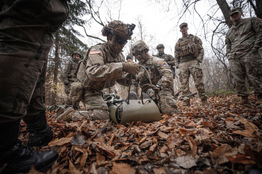 Ćwiczenia Mazowieckich Wojsk Obrony Terytorialnej z US ARMY  - zdjęcie #5 - eOstroleka.pl