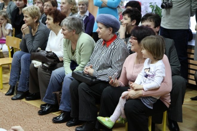 Dzień Babci w przedszkolu nr 8 - zdjęcie #25 - eOstroleka.pl