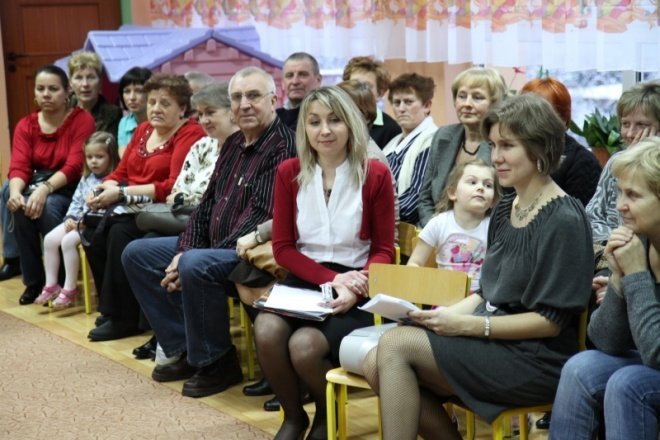 Dzień Babci w przedszkolu nr 8 - zdjęcie #24 - eOstroleka.pl
