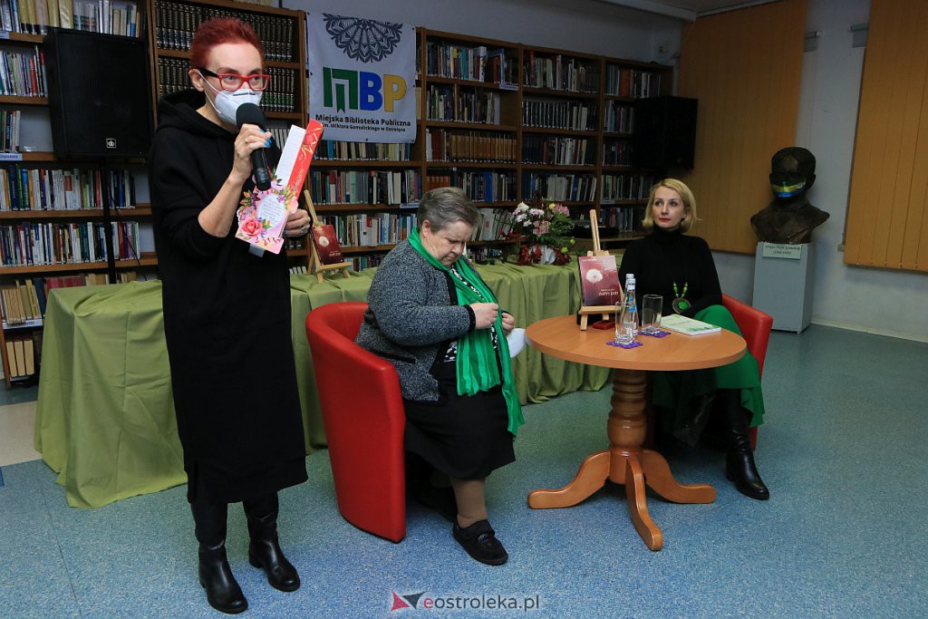 Wieczór autorski Anny Romejko w ostrołęckiej bibliotece [09.11.2021] - zdjęcie #3 - eOstroleka.pl