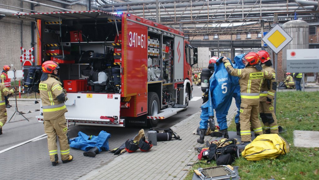 Wyciek kwasu siarkowego w Stora Enso. Zaczęło się od pożaru na taśmociągu [09.11.2021] - zdjęcie #1 - eOstroleka.pl