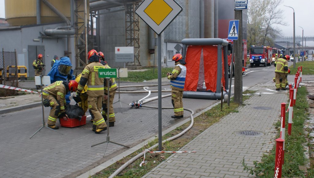 Wyciek kwasu siarkowego w Stora Enso. Zaczęło się od pożaru na taśmociągu [09.11.2021] - zdjęcie #2 - eOstroleka.pl