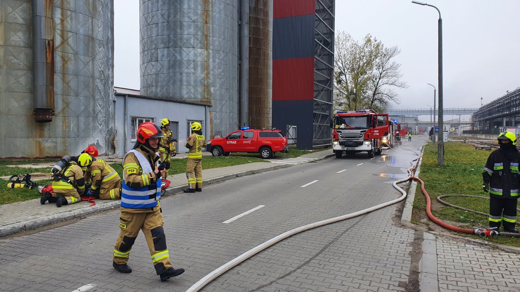 Wyciek kwasu siarkowego w Stora Enso. Zaczęło się od pożaru na taśmociągu [09.11.2021] - zdjęcie #4 - eOstroleka.pl