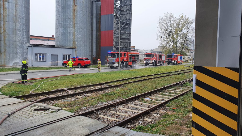 Wyciek kwasu siarkowego w Stora Enso. Zaczęło się od pożaru na taśmociągu [09.11.2021] - zdjęcie #7 - eOstroleka.pl