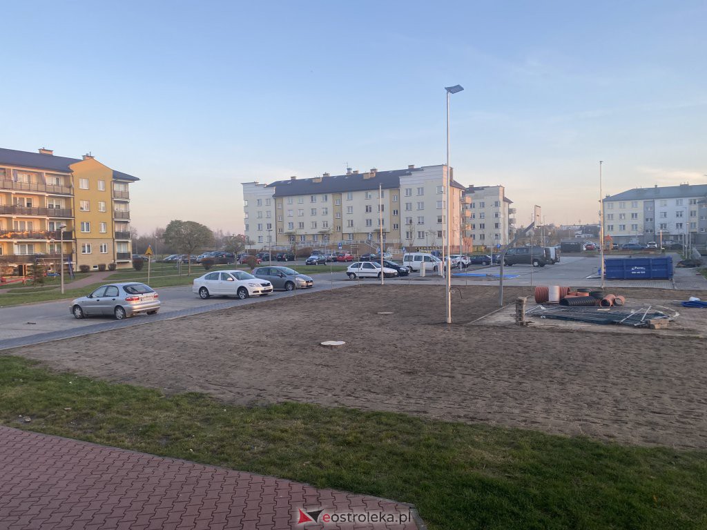 Budowa bloku OTBS na ukończeniu [10.11.2021] - zdjęcie #1 - eOstroleka.pl