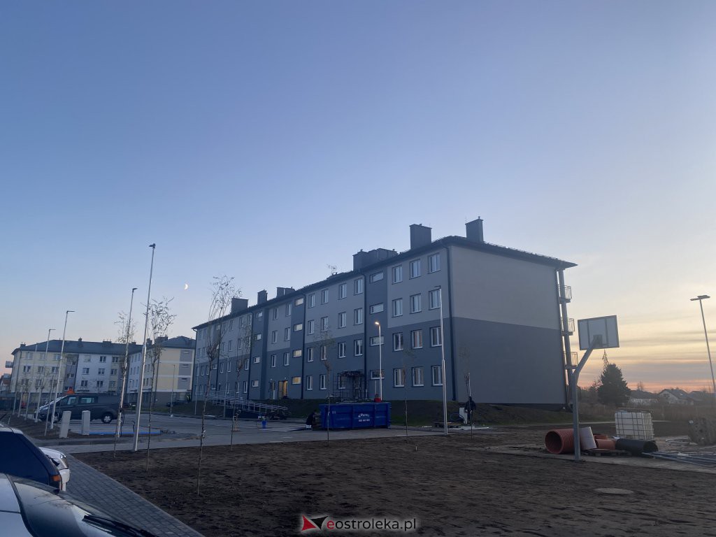 Budowa bloku OTBS na ukończeniu [10.11.2021] - zdjęcie #5 - eOstroleka.pl