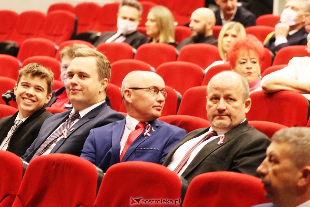 Nadzwyczajna sesja rady miasta [11.11.2021] - zdjęcie #4 - eOstroleka.pl