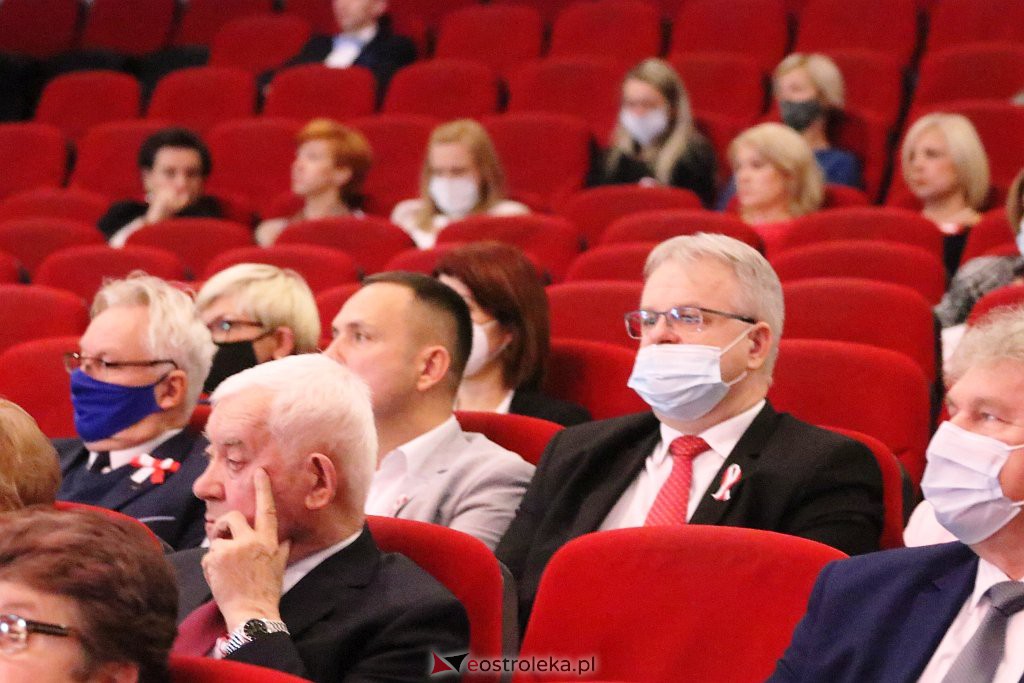 Nadzwyczajna sesja rady miasta [11.11.2021] - zdjęcie #15 - eOstroleka.pl