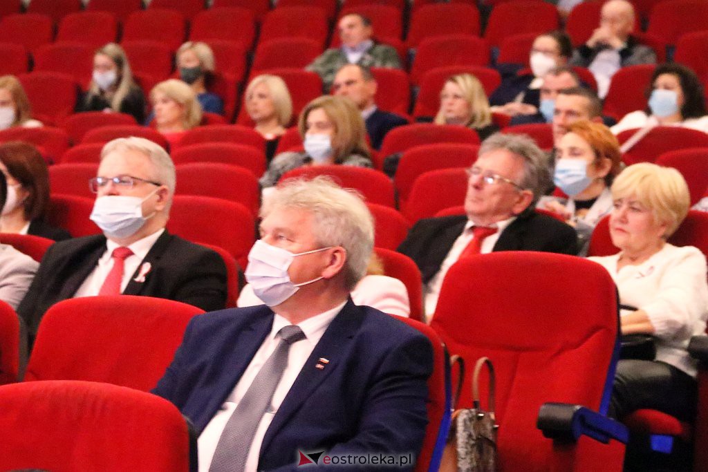 Nadzwyczajna sesja rady miasta [11.11.2021] - zdjęcie #16 - eOstroleka.pl