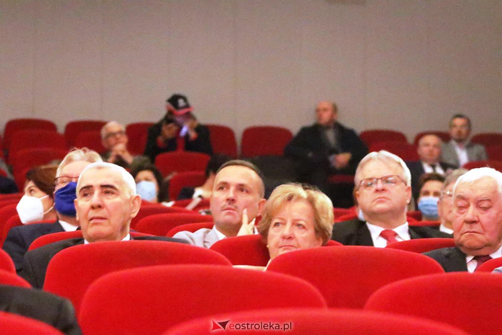 Nadzwyczajna sesja rady miasta [11.11.2021] - zdjęcie #28 - eOstroleka.pl