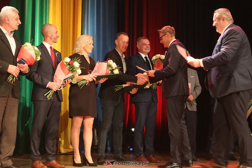 Nadzwyczajna sesja rady miasta [11.11.2021] - zdjęcie #33 - eOstroleka.pl