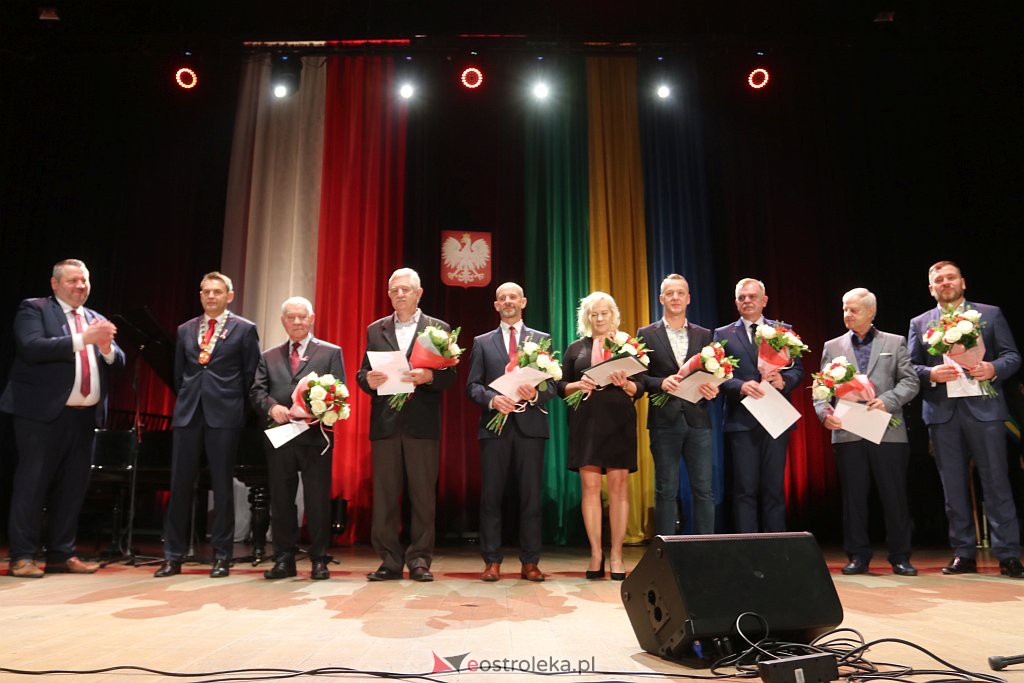 Nadzwyczajna sesja rady miasta [11.11.2021] - zdjęcie #32 - eOstroleka.pl