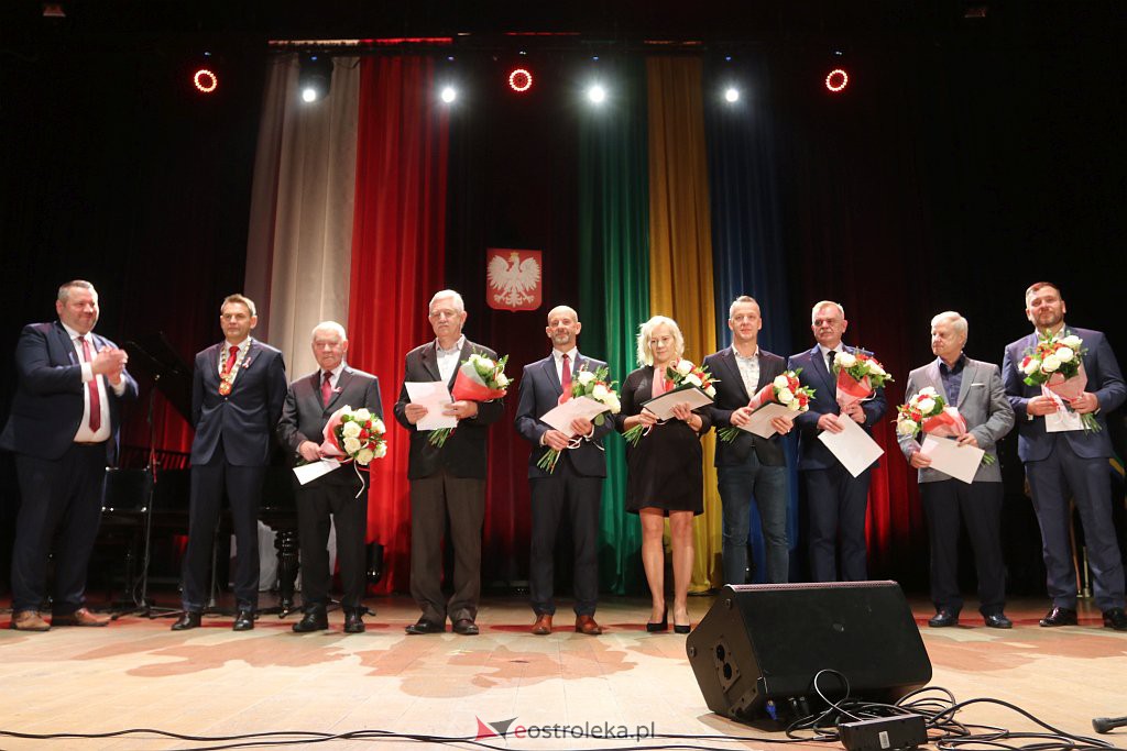 Nadzwyczajna sesja rady miasta [11.11.2021] - zdjęcie #31 - eOstroleka.pl