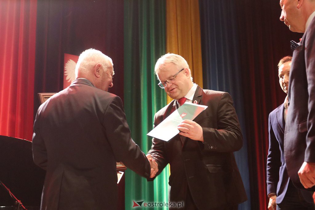 Nadzwyczajna sesja rady miasta [11.11.2021] - zdjęcie #23 - eOstroleka.pl