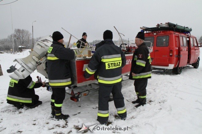 Ogromny konar uderzył w pomost (21.01.2011) - zdjęcie #4 - eOstroleka.pl