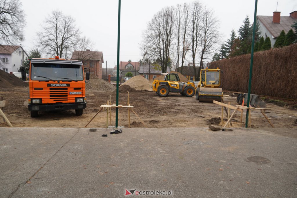Przebudowa boiska wielofunkcyjnego przy Zespole Szkół Powiatowych w Goworowie - zdjęcie #11 - eOstroleka.pl