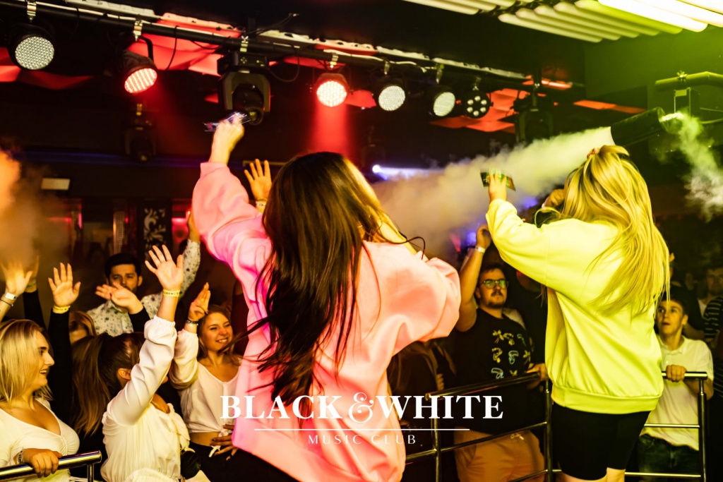 Topky w Clubie Black&White [05.11.2021] - zdjęcie #50 - eOstroleka.pl