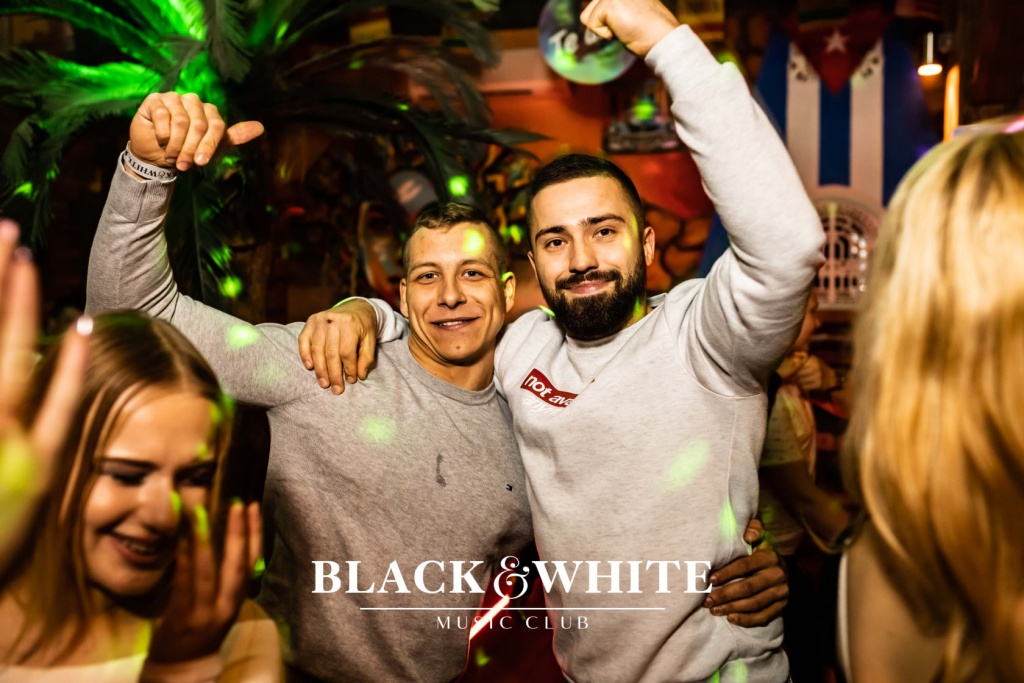 Topky w Clubie Black&White [05.11.2021] - zdjęcie #7 - eOstroleka.pl