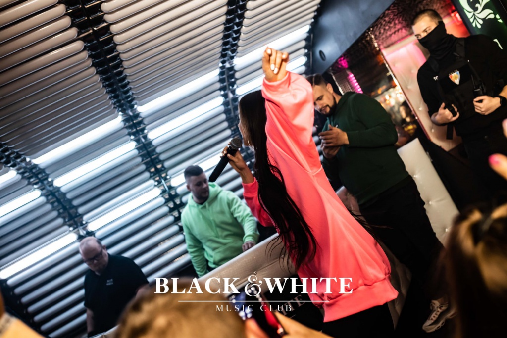 Topky w Clubie Black&White [05.11.2021] - zdjęcie #2 - eOstroleka.pl