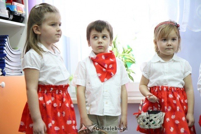 Dzień Babci. Przedszkole nr 1(25-01-2011) - zdjęcie #3 - eOstroleka.pl