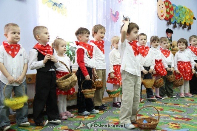Dzień Babci. Przedszkole nr 1(25-01-2011) - zdjęcie #6 - eOstroleka.pl