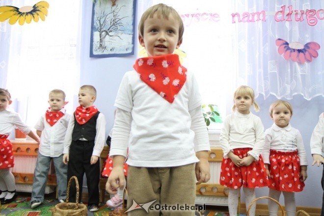 Dzień Babci. Przedszkole nr 1(25-01-2011) - zdjęcie #25 - eOstroleka.pl