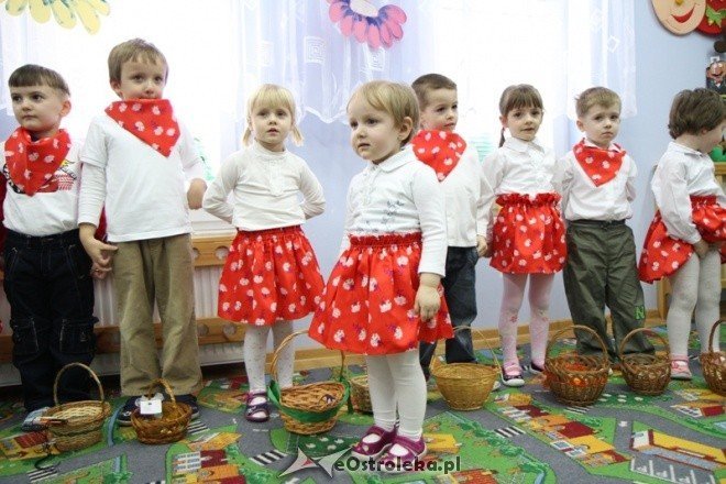 Dzień Babci. Przedszkole nr 1(25-01-2011) - zdjęcie #13 - eOstroleka.pl