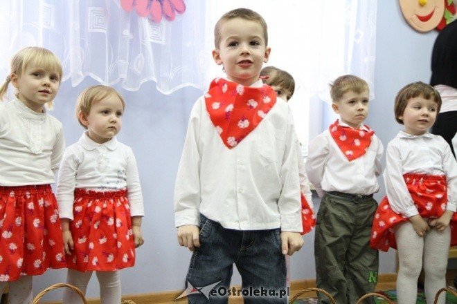 Dzień Babci. Przedszkole nr 1(25-01-2011) - zdjęcie #12 - eOstroleka.pl