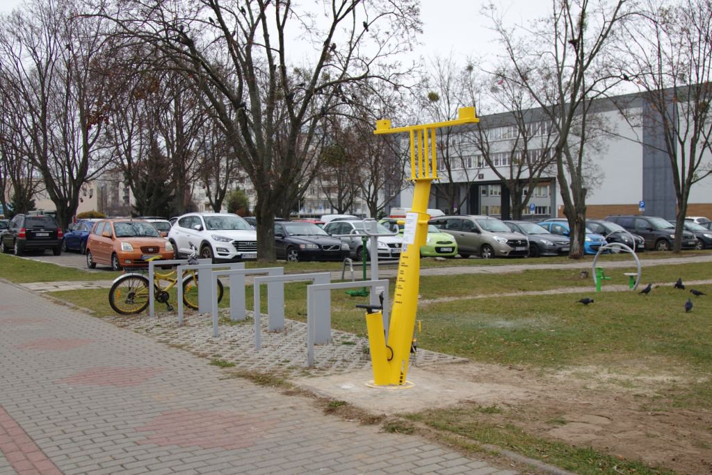 W Ostrołęce przybyło rowerowych stacji naprawczych [18.11.2021] - zdjęcie #2 - eOstroleka.pl