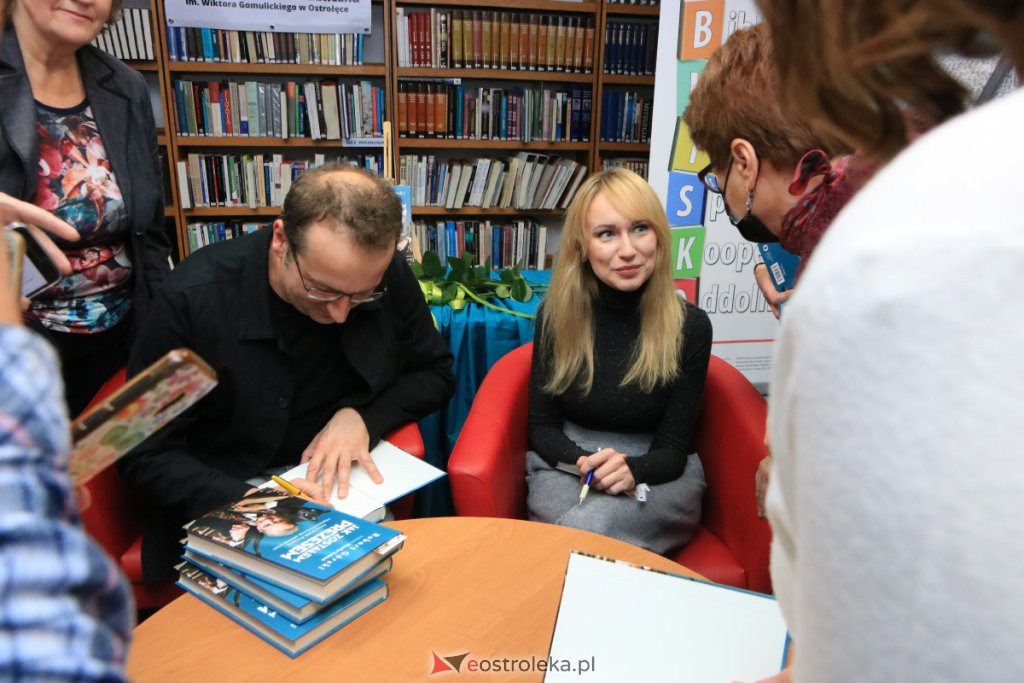 Robert Górski i Monika Sobień-Górska w Ostrołęce [18.11.2021] - zdjęcie #19 - eOstroleka.pl
