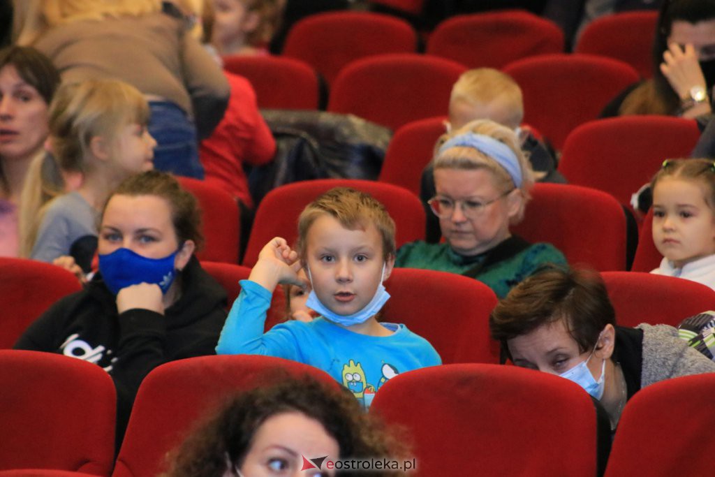 Spektakl „Mały Książę” w Ostrołęckim Centrum Kultury [21.11.2021] - zdjęcie #8 - eOstroleka.pl