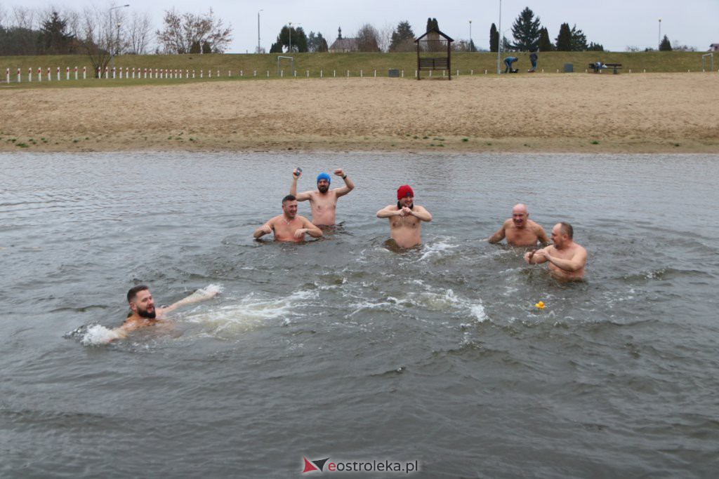 Morsy z Ostrołęki po kolejnej kąpieli w chłodnej rzece [21.11.2021] - zdjęcie #39 - eOstroleka.pl