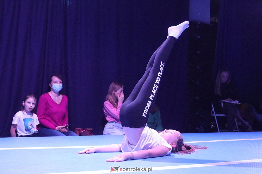 Krajowy Turniej Gimnastyki w Bee Hero [21.11.2021] - zdjęcie #19 - eOstroleka.pl