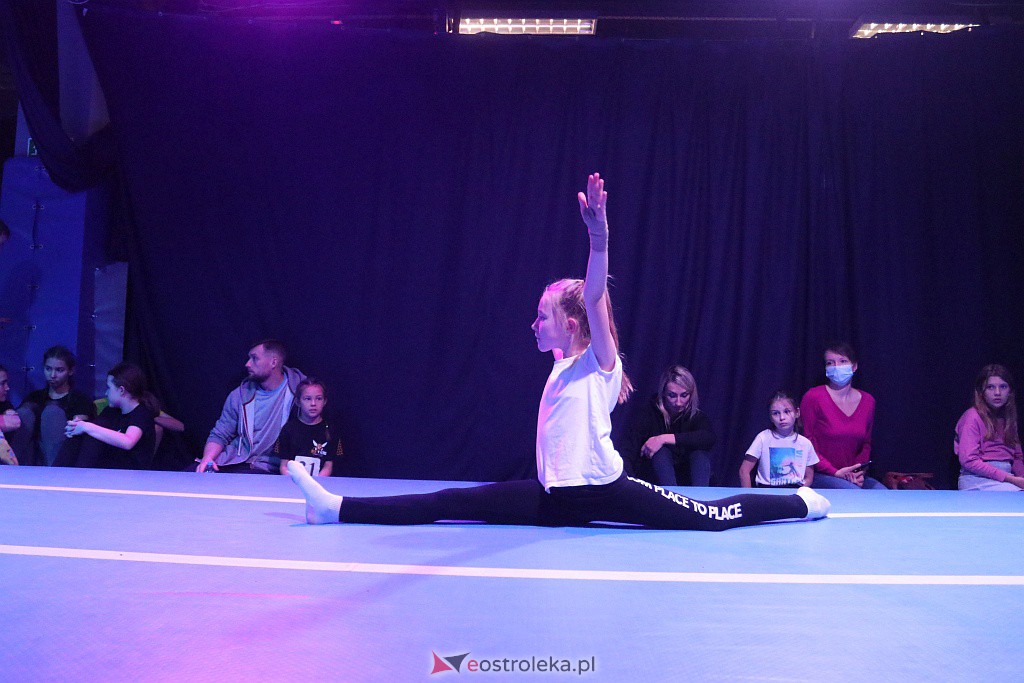 Krajowy Turniej Gimnastyki w Bee Hero [21.11.2021] - zdjęcie #23 - eOstroleka.pl