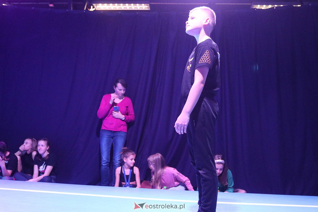 Krajowy Turniej Gimnastyki w Bee Hero [21.11.2021] - zdjęcie #80 - eOstroleka.pl