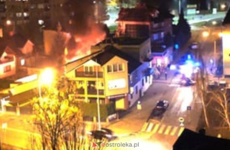 Pożar samochodu w Ostrołęce [22.11.2021] - zdjęcie #8 - eOstroleka.pl
