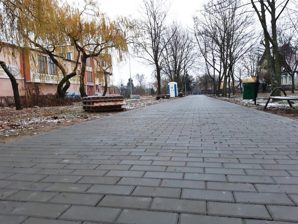 Remont skweru przy ul. Sobieskiego na osiedlu Łęczysk  - zdjęcie #8 - eOstroleka.pl