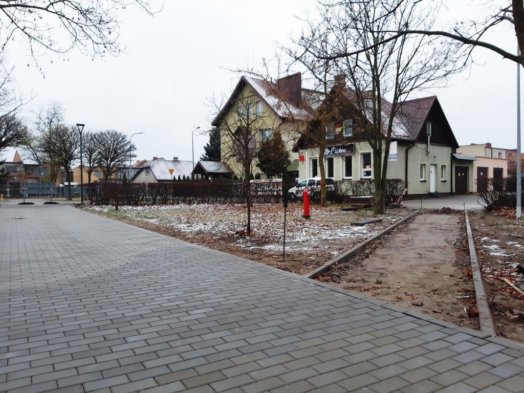 Remont skweru przy ul. Sobieskiego na osiedlu Łęczysk  - zdjęcie #5 - eOstroleka.pl