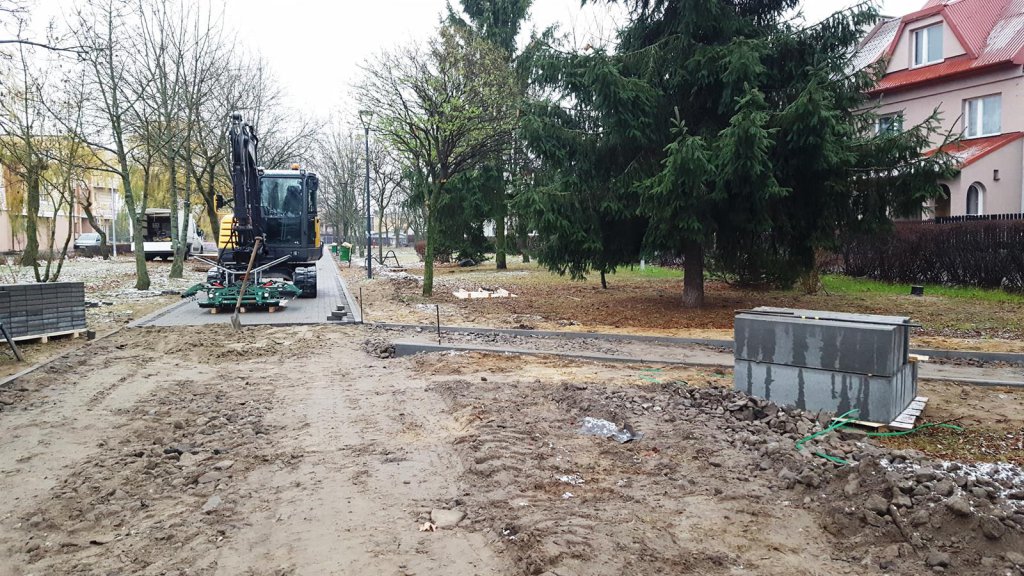 Remont skweru przy ul. Sobieskiego na osiedlu Łęczysk  - zdjęcie #3 - eOstroleka.pl