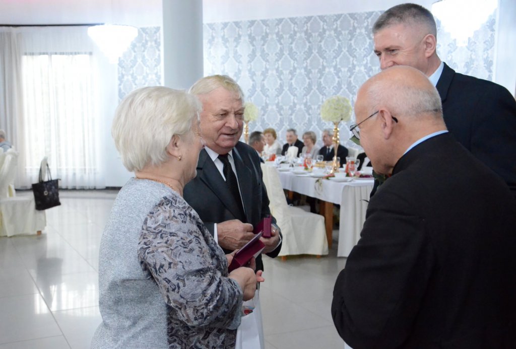 Przeżyli razem 50 lat. Złote Gody w Kadzidle. Jubileusz świętowało 18 par [25.11.2021] - zdjęcie #15 - eOstroleka.pl