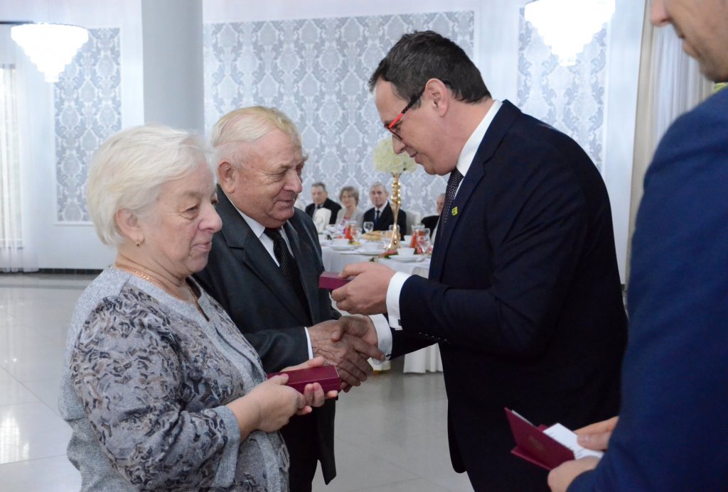 Przeżyli razem 50 lat. Złote Gody w Kadzidle. Jubileusz świętowało 18 par [25.11.2021] - zdjęcie #62 - eOstroleka.pl